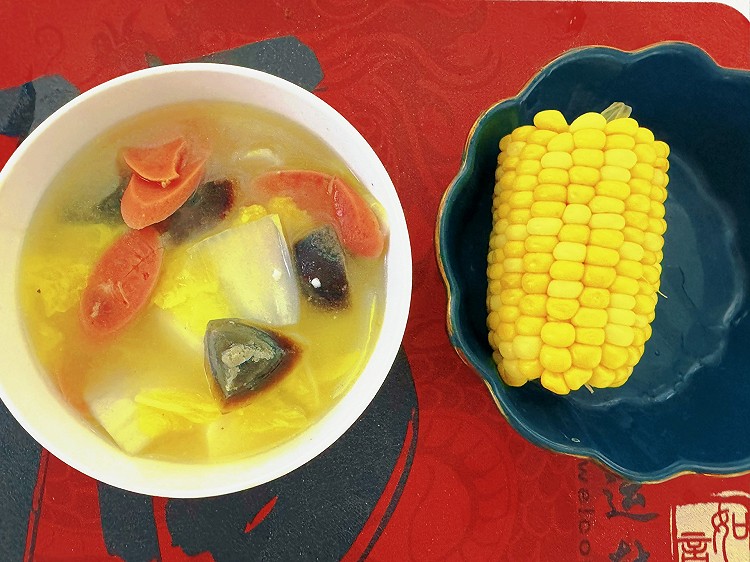白菜皮蛋豆腐汤的做法