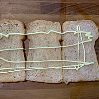 #丘比三明治#营养早餐肉松三明治的做法图解2