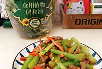 芹菜爆炒鸭肠的做法