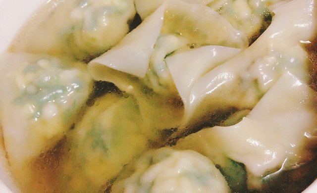 虾仁韭菜花蛤鸡蛋馄饨