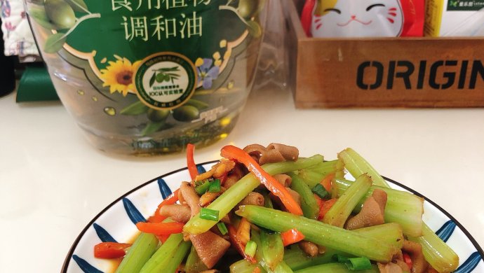 芹菜爆炒鸭肠