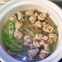 春天的味道－腌笃鲜 春笋咸肉百叶结的做法图解3