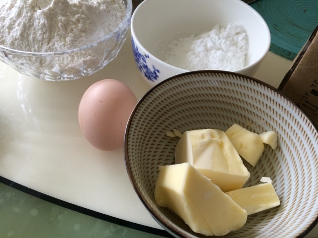 浓郁葱香莲蓉小面包#熙悦食品高筋小麦粉#的做法图解1