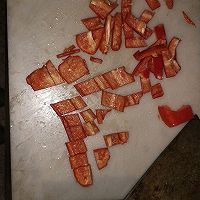 胡萝卜炒香肠片的做法图解3