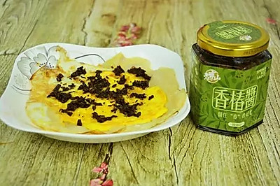 香椿酱鸡蛋饼