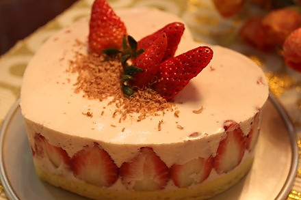 酸奶草莓慕斯蛋糕（完美配方）的做法