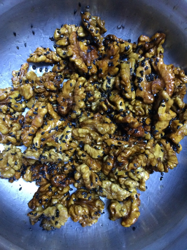 芝麻核桃仁的做法