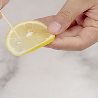 百香果柠檬蜂蜜水的做法图解2
