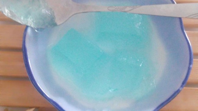 蓝玫瑰酒果冻～的做法