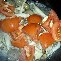 蟹味菇番茄牛肉丸煲的做法图解4