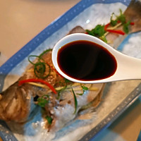鲈鱼这样吃原汁原味：清蒸鲈鱼的做法图解5