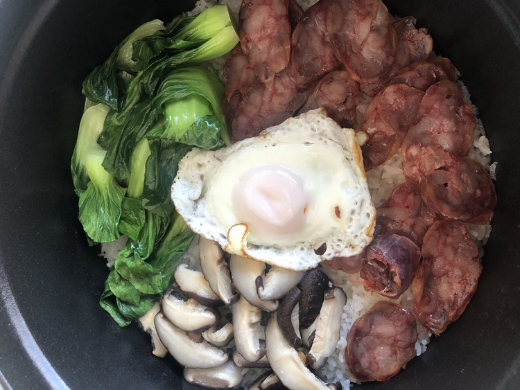 珐琅锅版煲仔饭处女作的做法