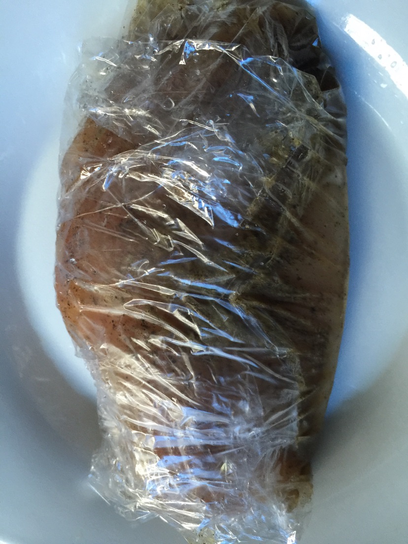 黑胡椒蜂蜜煎鸡胸的做法图解1