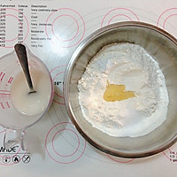 表皮焦香酥脆、馍瓤绵软可口的白吉馍（快手家庭版）的做法图解1