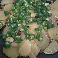 #夏日撩人滋味#干锅土豆片的做法图解5