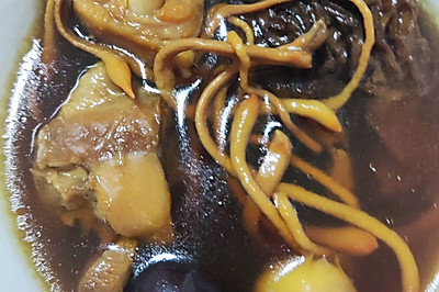 虫草花羊肚菌煲鸡汤