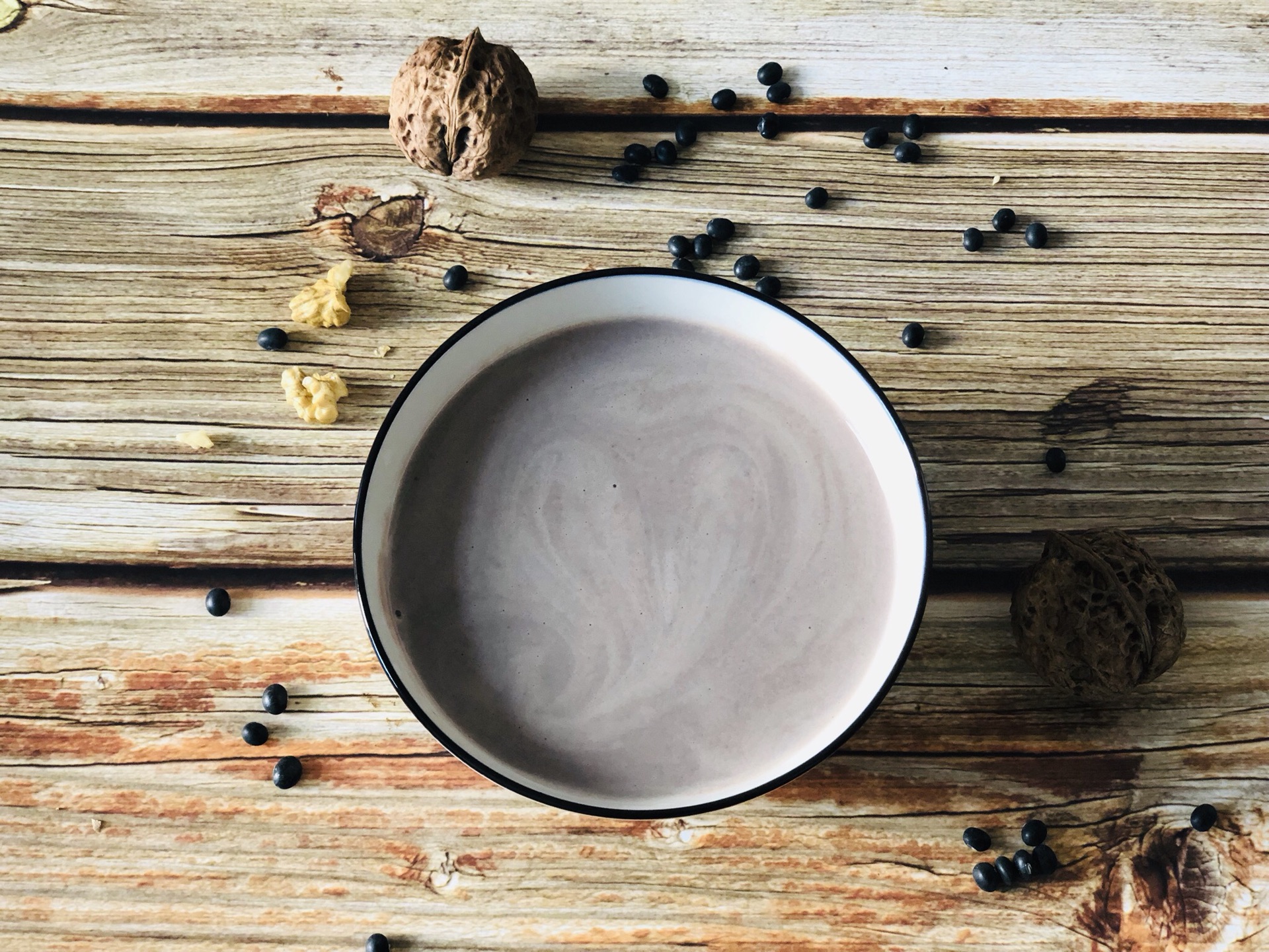 Walnut red date black soymilk