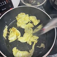 韭菜鸡蛋炒虾仁～超简单版的做法图解4
