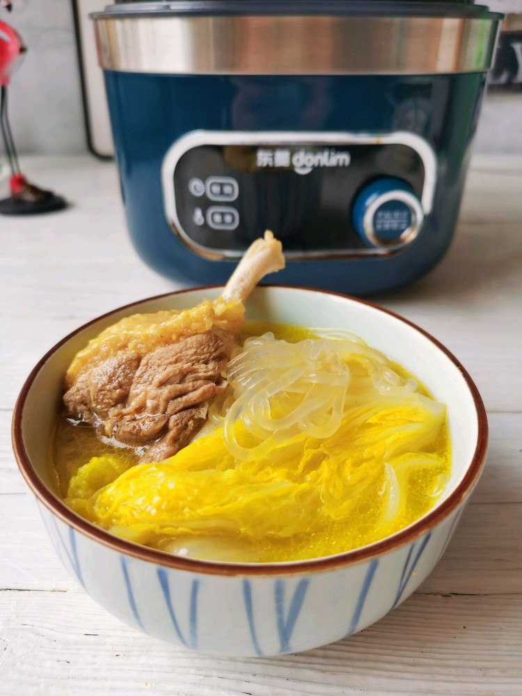 冬季暖锅～鸭汤白菜锅的做法