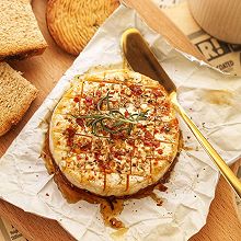 #浪漫七夕 共度“食”光#烤布里奶酪和香草与蜂蜜