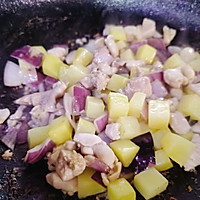 超级下饭菜：土豆丁汇鸡腿肉的做法图解6