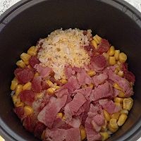 电饭煲香肠培根饭的做法图解7