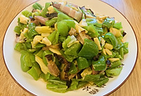 青椒笋尖炒腊肉的做法