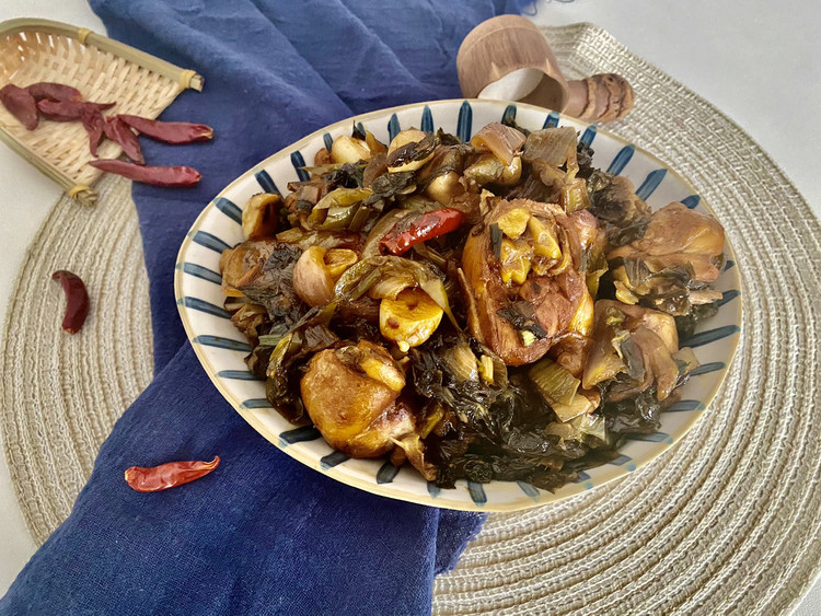 酸菜鸡肉的做法