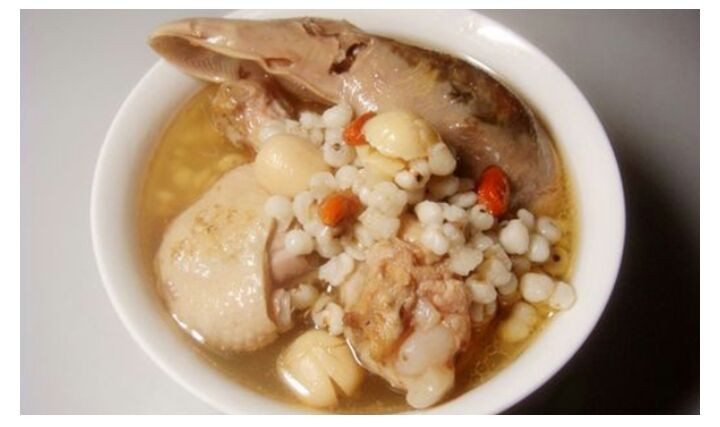 产后系列之莲子薏米煲鸭汤的做法