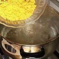 秋季养生即当饭又当菜一分钟教会你小米南瓜粥的做法图解3