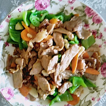 家常青椒炒肉片