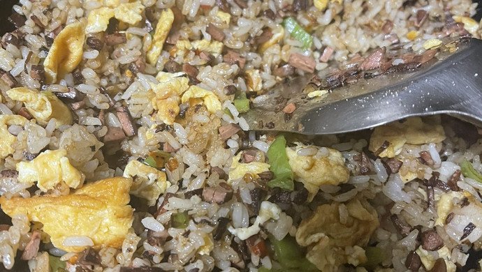 羊肝外婆菜蛋炒饭