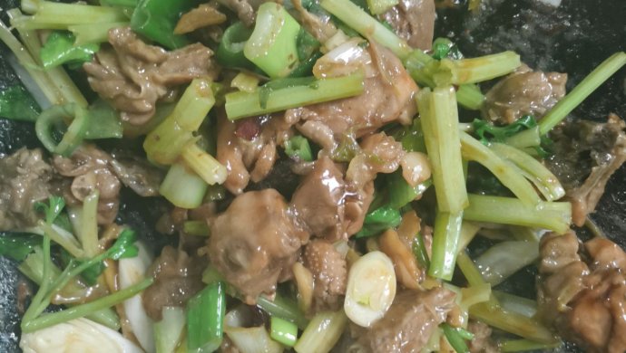 炖炒鸡肉