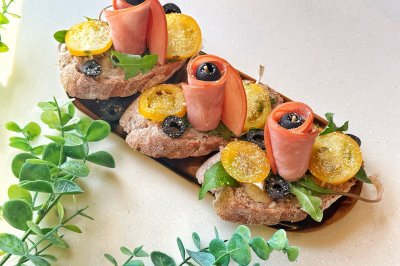 西班牙橄榄火腿欧包披萨