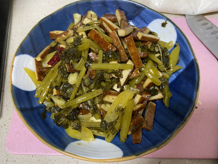 雪菜炒豆干的做法