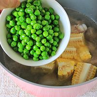 #感恩妈妈 爱与味蕾同行# 玉米豌豆排骨汤的做法图解9