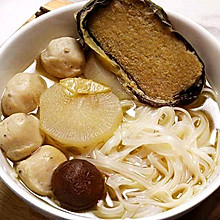 泰式素食蘑菇汤面