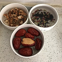 五谷核桃红枣糊的做法图解1