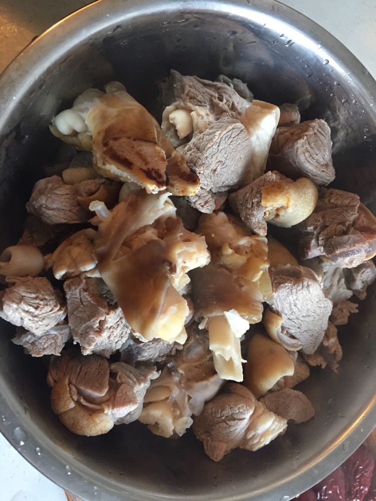 红萝卜炖羊肉的做法图解3