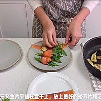 烟熏三文鱼松茸卷—10分钟快手美食系列的做法图解12