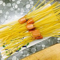 咖喱香肠意面的做法图解2