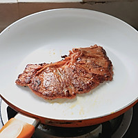 果香黑椒牛排的做法图解2
