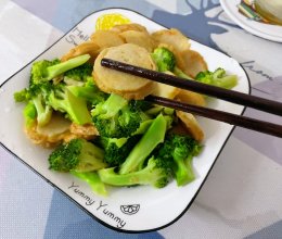 西兰花炒肉卷（下饭菜）的做法
