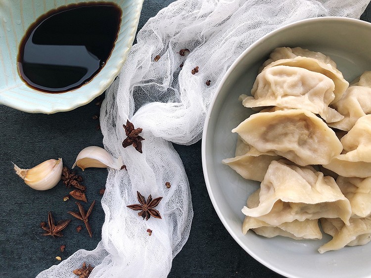 酸菜猪肉蒸饺的做法