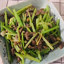 泡椒芹菜炒牛肉