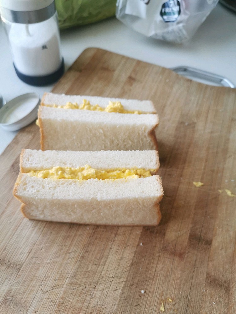 蛋黄酱三明治的做法