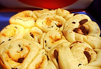 肉松葱香&豆沙葡萄干面包 电饭煲版（任何家庭都能做）的做法