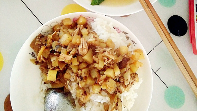 土豆卤肉饭