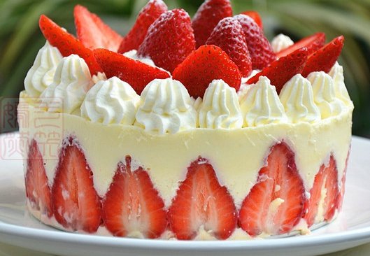 草莓慕斯蛋糕#豆果5周年#的做法