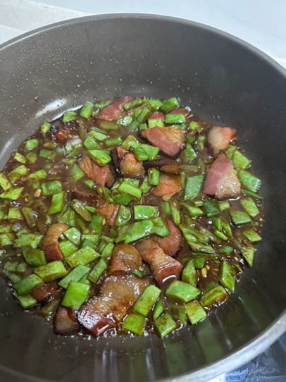 腊肉豆角卤的做法